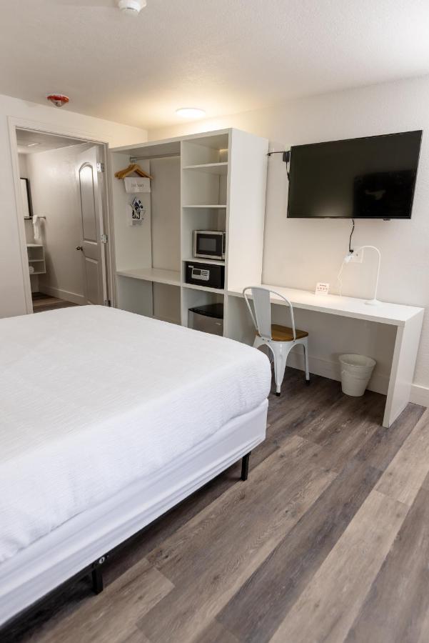 Golden Isles Inn & Suites Brunswick Εξωτερικό φωτογραφία