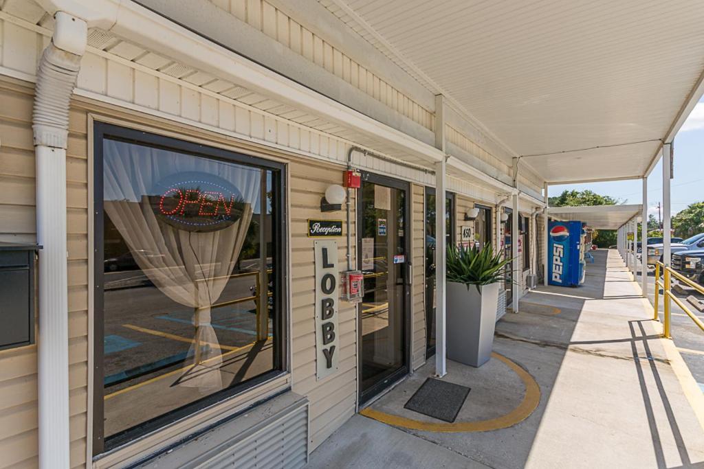 Golden Isles Inn & Suites Brunswick Εξωτερικό φωτογραφία